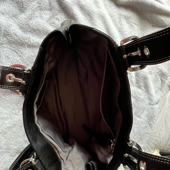 Coach - Picture 4 of 7